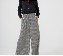 Load image into Gallery viewer, Liza Pants- Black Houndstooth